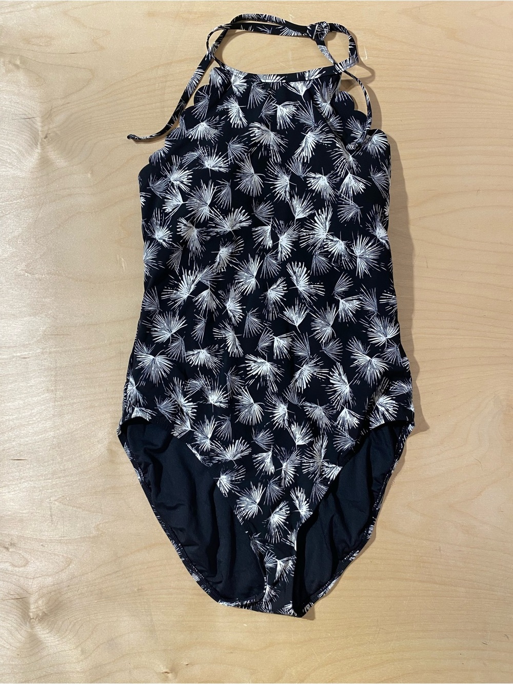 La Blanca Black and White Palm-Print One-Piece Swimsuit 14 (RI)